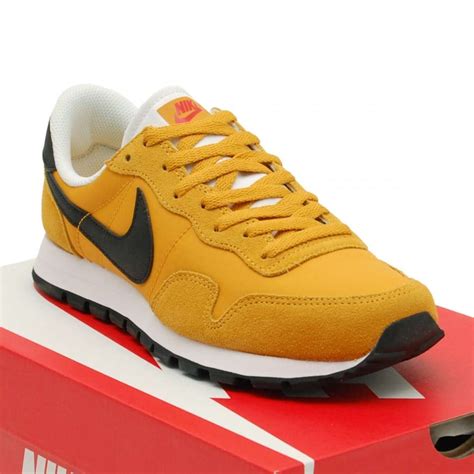 nike air pegasus 83 schwarz gold|Nike Air Pegasus 83 women's.